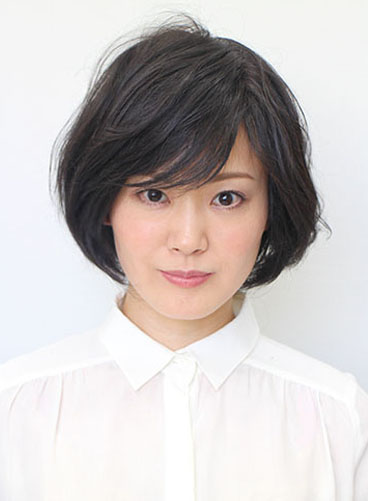 ロングヘアからショートヘアへのイメージチェンジ後の画像